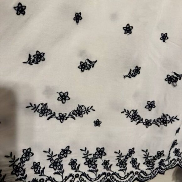 New Directions Blouse w/Embroidery Detail White 3X EUC - Picture 5 of 8